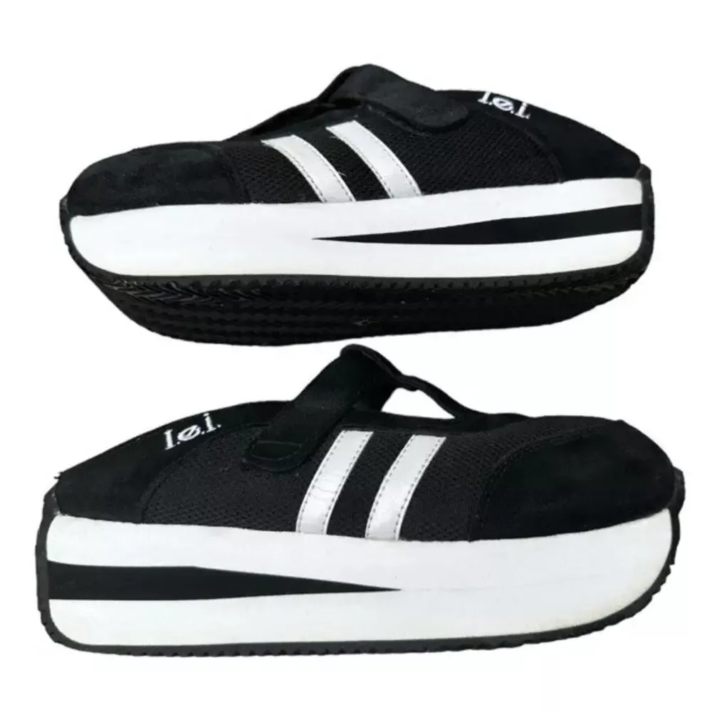 Womens size 7.5  vintage y2k L.E.I. chunky platform sporty slide-ons